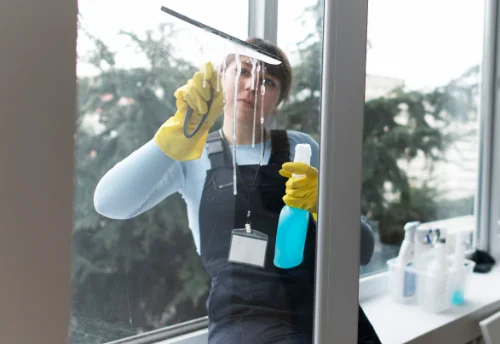 Nettoyage de vitres intérieures et extérieures à Cornier